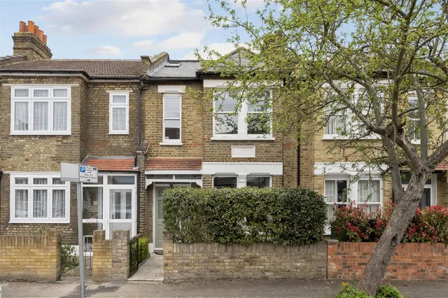Dupont Road, London SW20 8EQ, photo 1