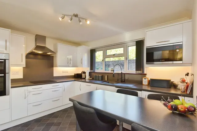 Downs Barn Boulevard, Downs Barn, MK14, photo 2