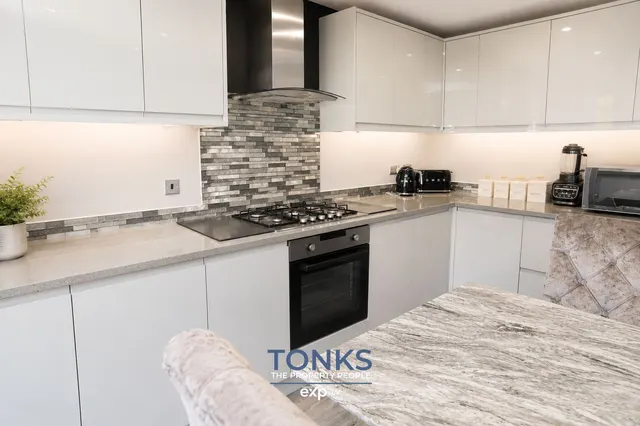 Manor Abbey Road, Halesowen, B62, photo 3