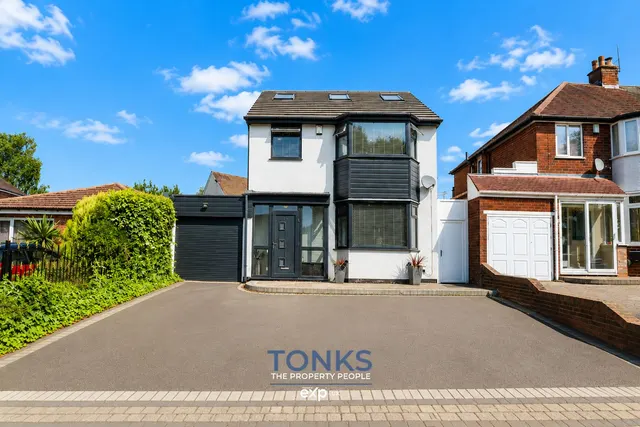 Manor Abbey Road, Halesowen, B62, photo 1