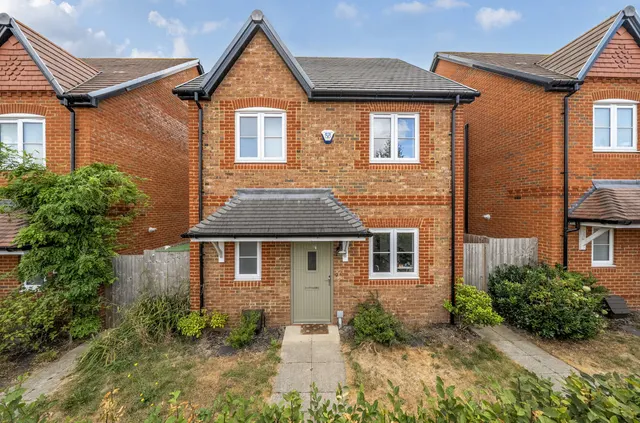 Jasmine Grange, Warfield, Bracknell, Berkshire, RG42 5BD, photo 1