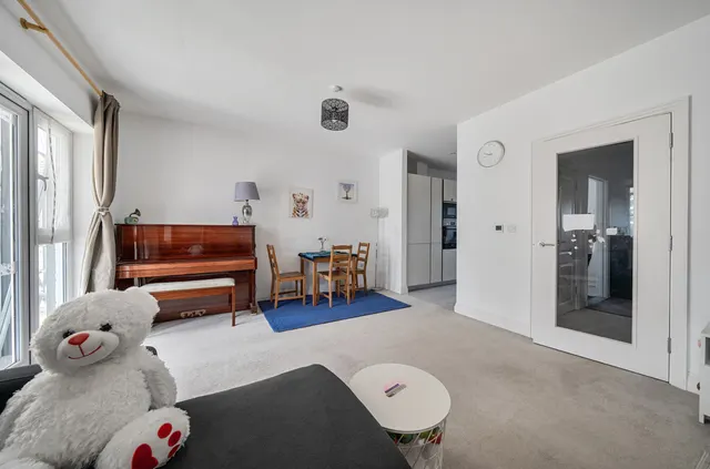 Photo 2 — Jasmine Grange, Warfield, Bracknell, Berkshire, RG42 5BD