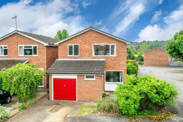 Chiltern Park Avenue, Berkhamsted, photo 1