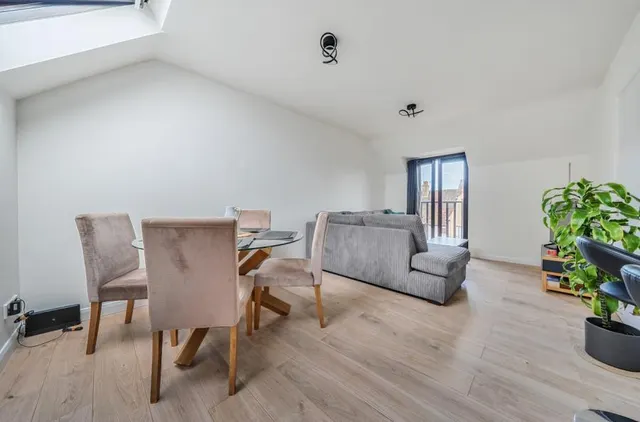 St. Georges Court, Huntingdon, PE29, photo 3
