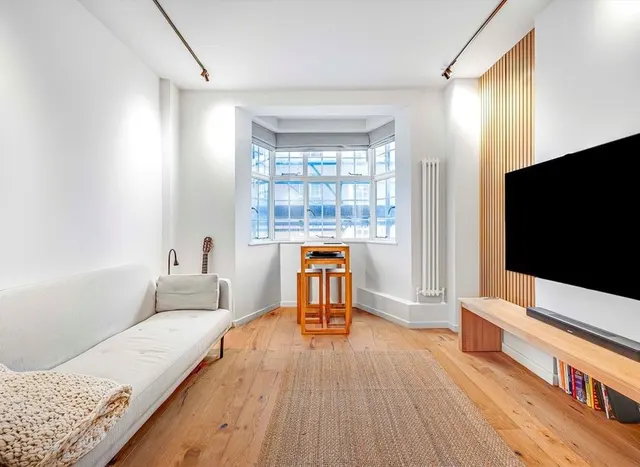 Photo 2 — Woburn Place, Bloomsbury, WC1H