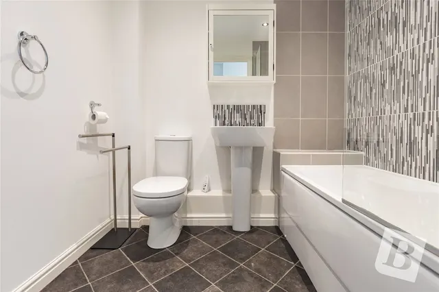 Torino Way, South Ockendon, RM15, photo 3