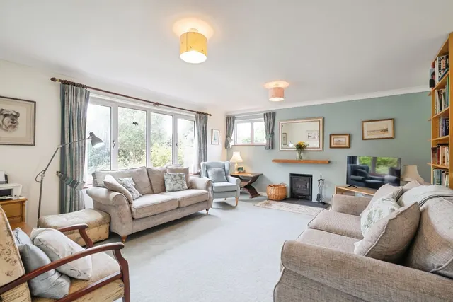 St. Thomas Avenue, Hayling Island, PO11, photo 1