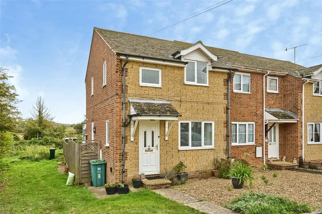 3 bedroom house, Aylett Close, Brading, PO36