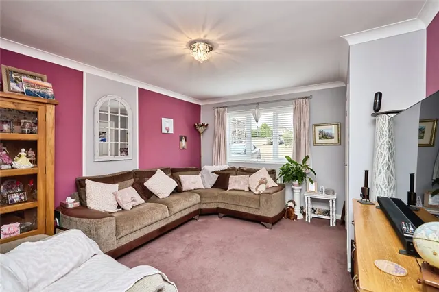 Aylett Close, Brading, PO36, photo 3