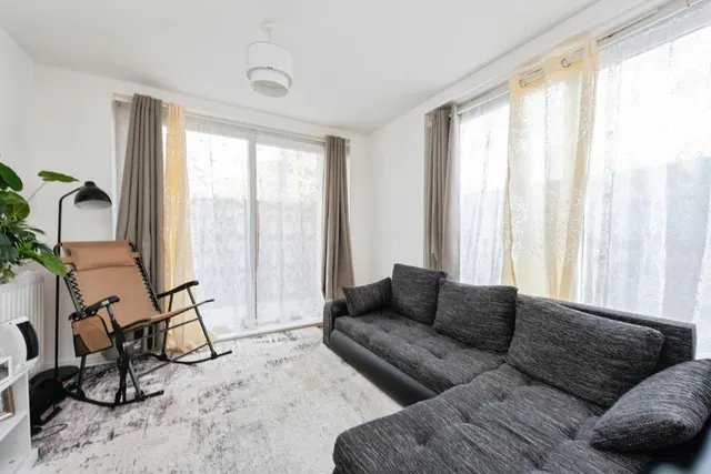 Wooldridge Close, Feltham, TW14, photo 2
