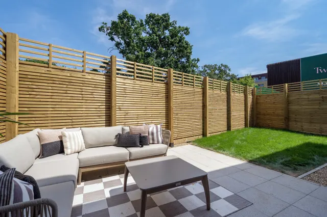 Twyford Abbey Road, Lon, NW10, photo 2