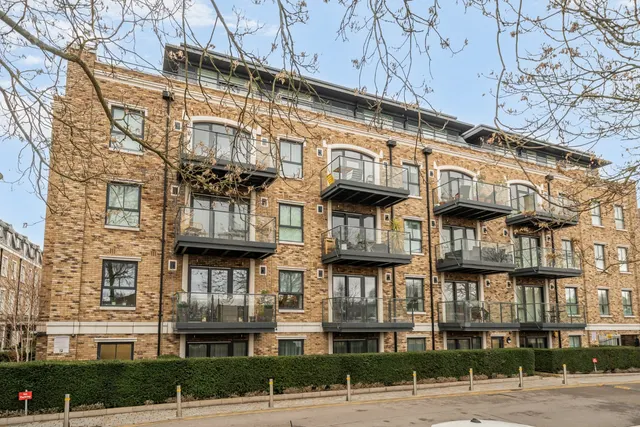 Photo 2 — Renaissance Square Apartments, Palladian Gardens, Chiswick, London, W4