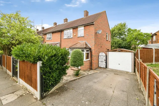 Manford Way, Chigwell, IG7, photo 1