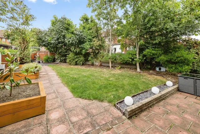 Manford Way, Chigwell, IG7, photo 3