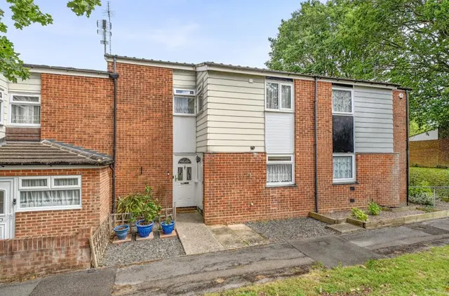 Pitcairn Close, Basingstoke, RG24, photo 1