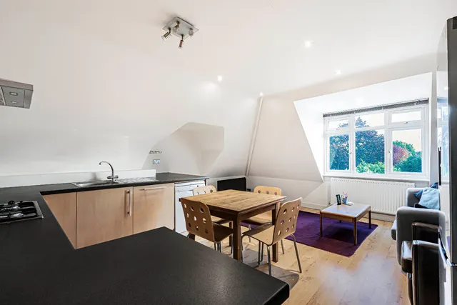 Busbridge Lane, Godalming, GU7, photo 2