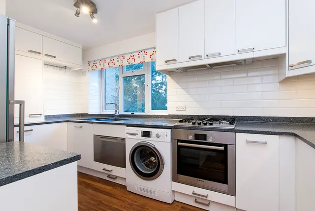 Inner Park Road, London, SW19, photo 1