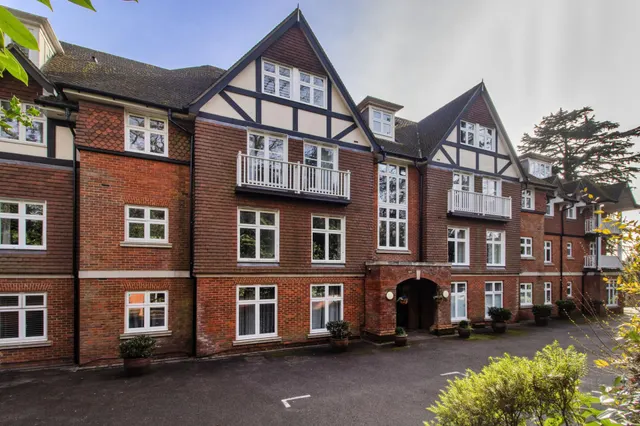 Photo 3 — Kingswood Road, Tunbridge Wells, TN2