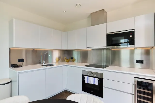 Salusbury Road, London, NW6, photo 3