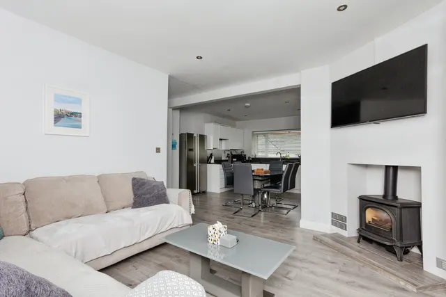 Whinacres, Conwy, LL32, photo 2