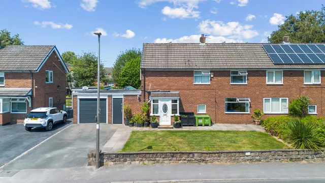 Burnsall Avenue, Lowton, Warrington, Warrington, WA3 2LT, photo 1