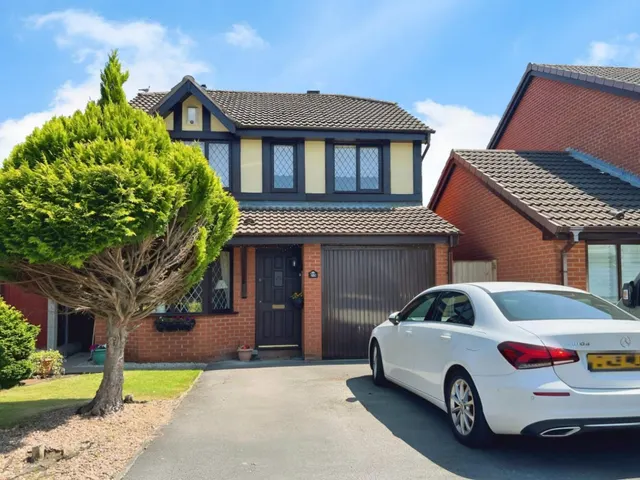 Moreton Drive, Leigh, photo 1