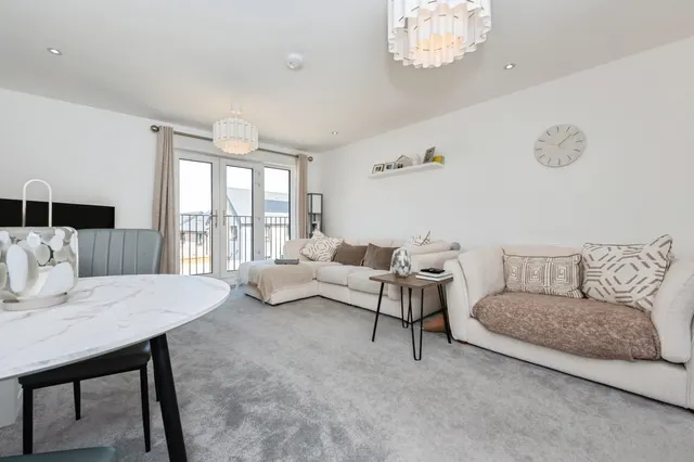 Leeds Road, Greenhithe, DA9, photo 2