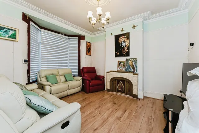 Caledon Road, East Ham, E6, photo 2