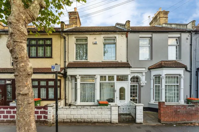 Caledon Road, East Ham, E6, photo 1