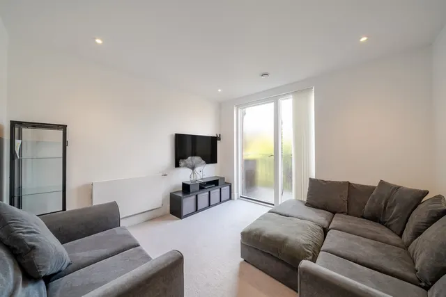 Ravensdale Gardens, London, SE19, photo 2