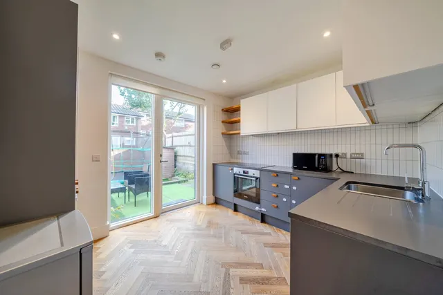 Ravensdale Gardens, London, SE19, photo 3