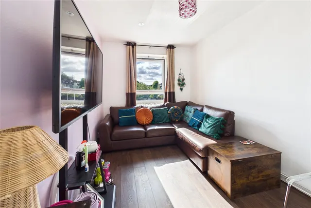 High Trees, London, SW2, photo 1