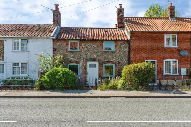 Shipdham Road, DEREHAM, photo 1