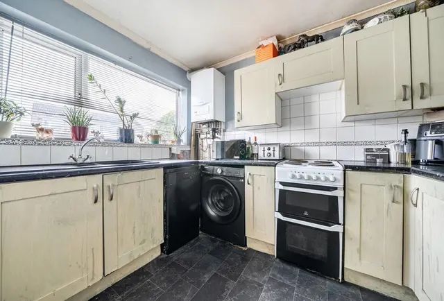 Milton Road, Yate, BS37, photo 3