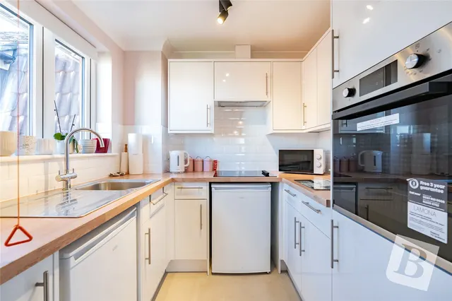 Draper Court, Mavis Grove, Hornchurch, RM12, photo 1