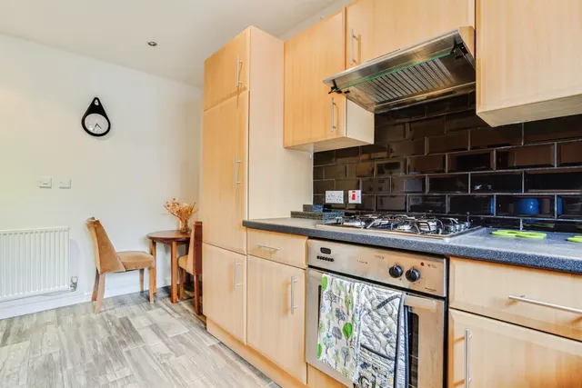 Vaughan Way, Wakefield, WF2, photo 3