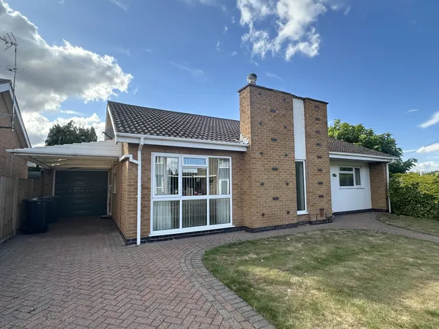 Raymond Drive, Bingham, NG13, photo 1
