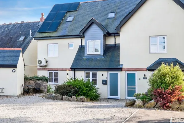 St. Ives, TR26, photo 1
