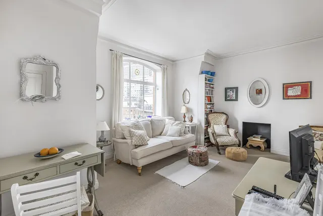Photo 3 — 78 Buckingham Gate St James, London SW1E 6PE