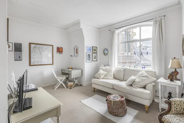 Photo 2 — 78 Buckingham Gate St James, London SW1E 6PE
