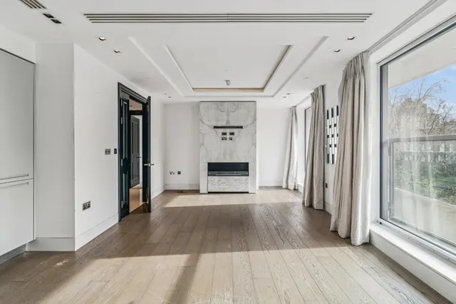 Kensington High Street, London, W14, photo 2