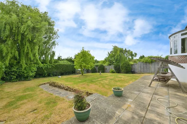 Photo 2 — Shooters Drive, Nazeing, Waltham Abbey