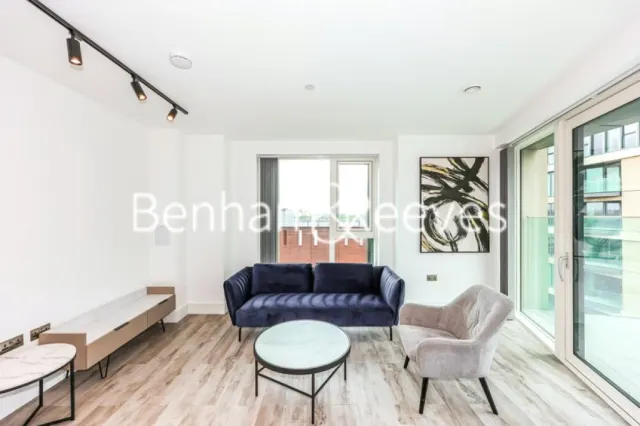 Portal Way, Acton, W3, photo 2