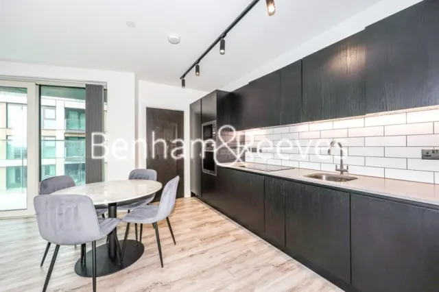 Portal Way, Acton, W3, photo 3