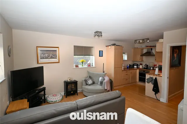 Photo 3 — Griffin Close, Northfield, Birmingham, B31 2FJ