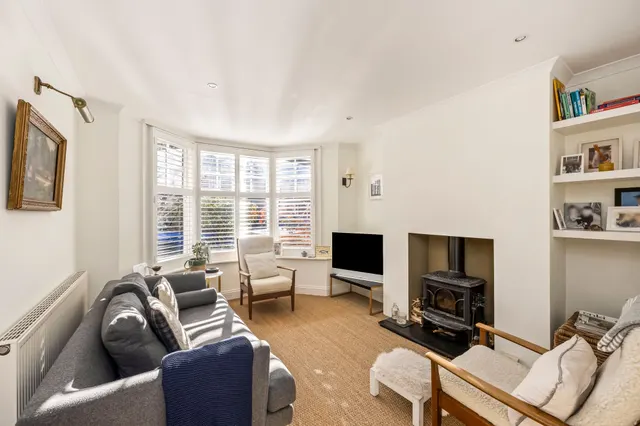 Swindon Road, Horsham, RH12, photo 2
