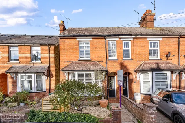 Swindon Road, Horsham, RH12, photo 1