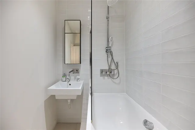 Photo 2 — Holland Road, Kensington, London, W14