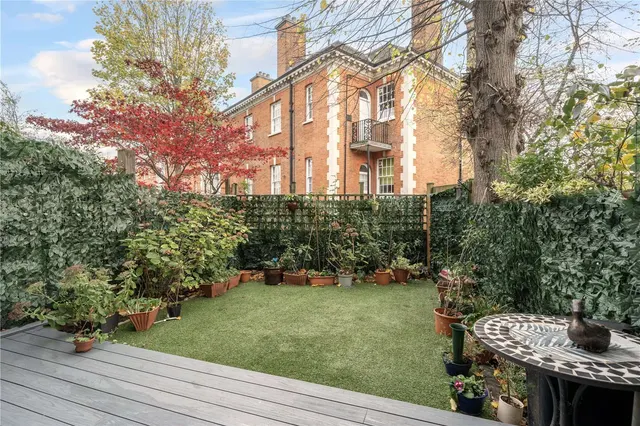 Photo 3 — Pine Grove, Wimbledon, London, SW19 7HD