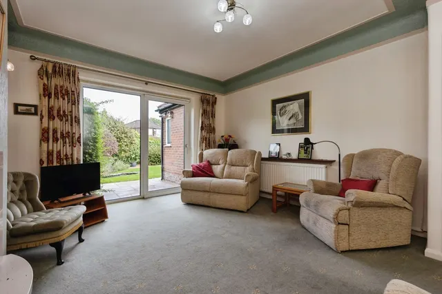 Photo 3 — Somerton Avenue, SALE, Cheshire, M33